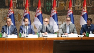 Vučić gost na sednici Vlade